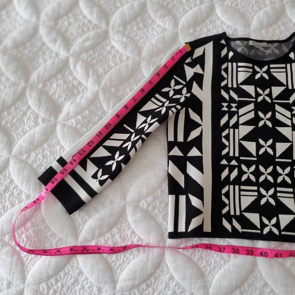 H&M Geometric Pattern Cropped Sweater - Picture 5 of 6